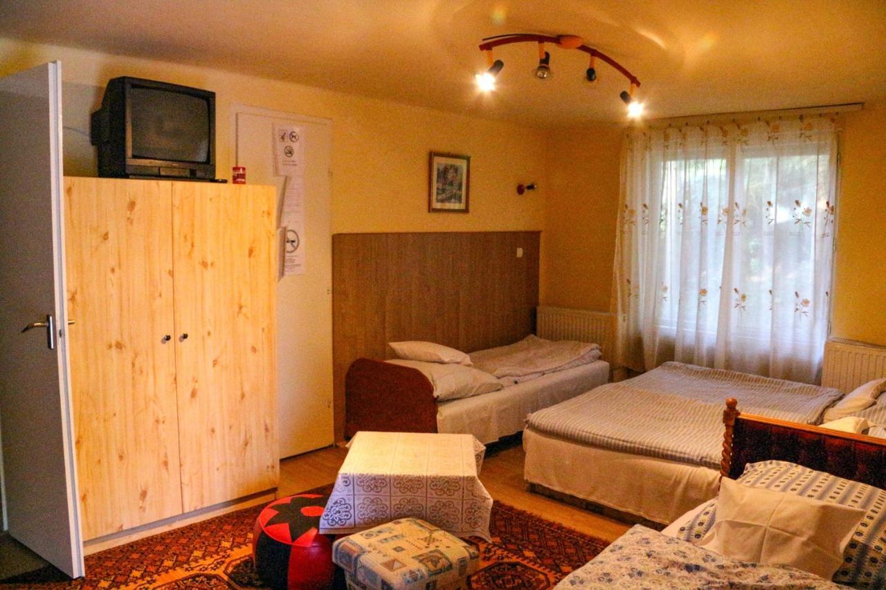 Horvath Vendeghaz Hotel Monosbel Bagian luar foto