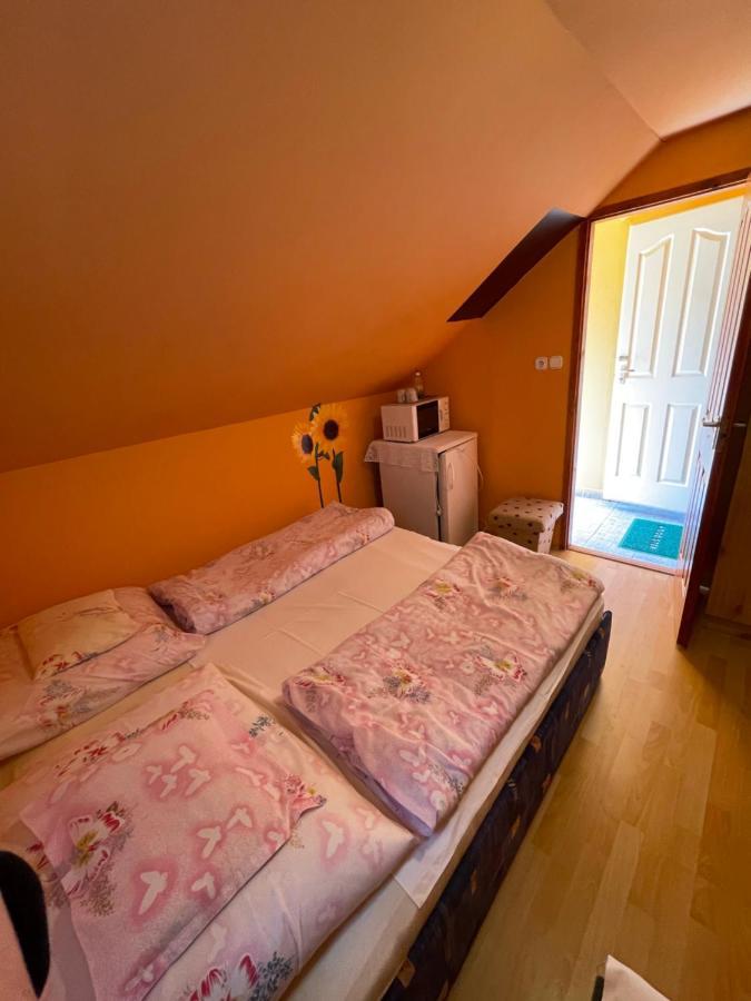 Horvath Vendeghaz Hotel Monosbel Bagian luar foto