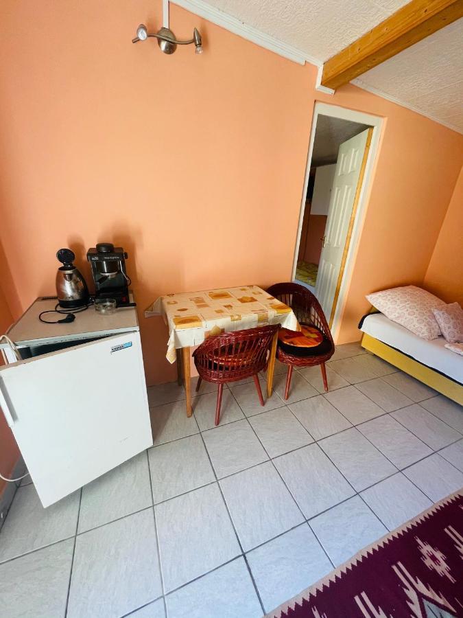 Horvath Vendeghaz Hotel Monosbel Bagian luar foto